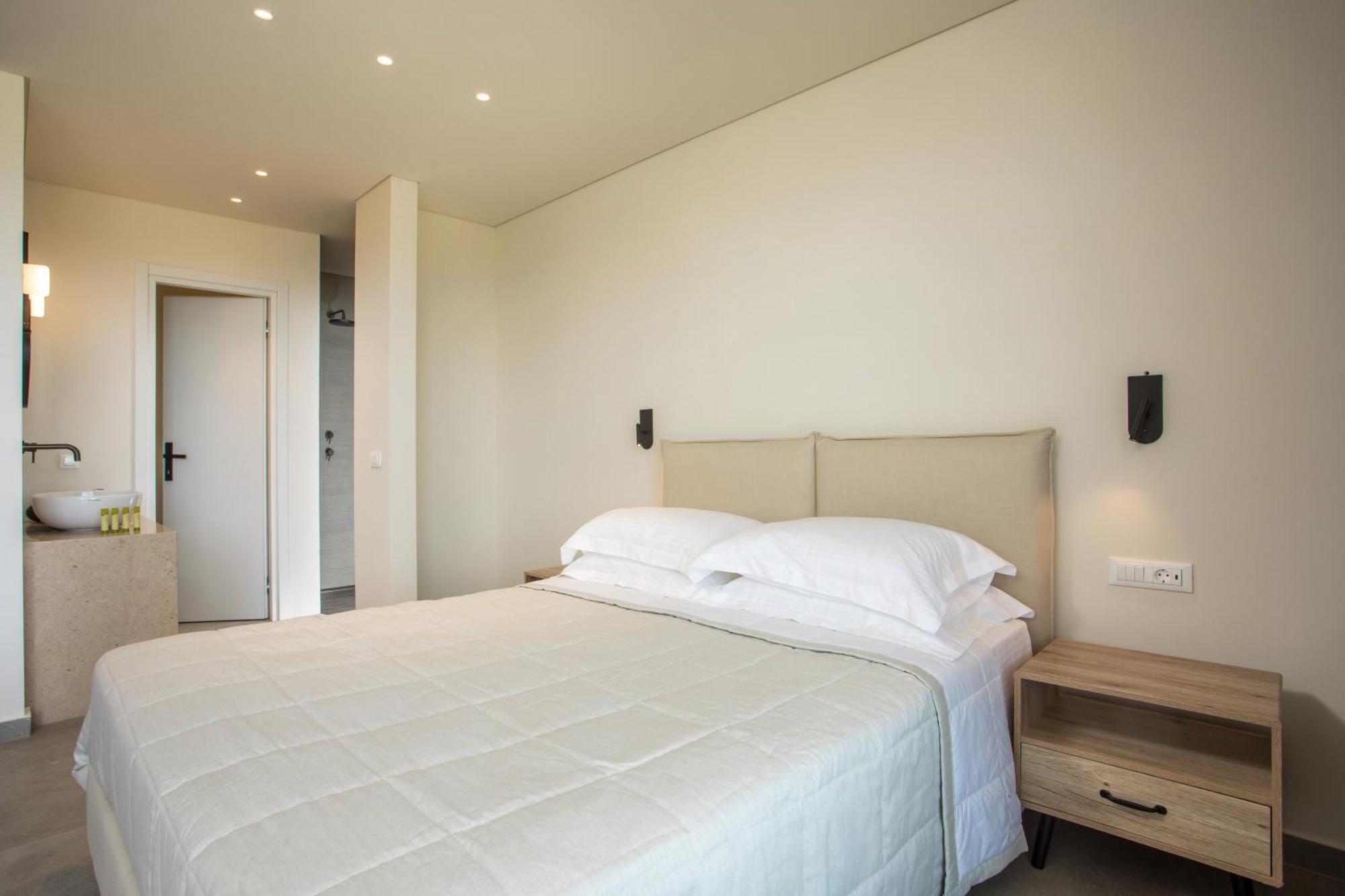 Aethrion Villas & Suites Gennadi Ngoại thất bức ảnh